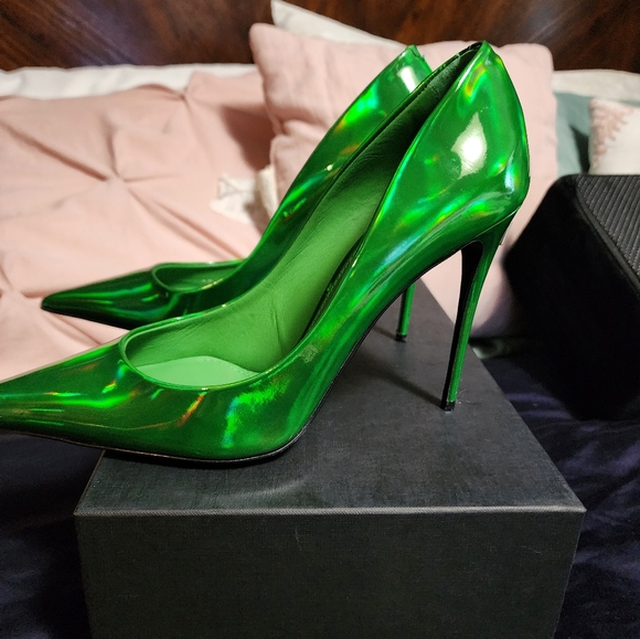 D&G - Picture 3 of 5